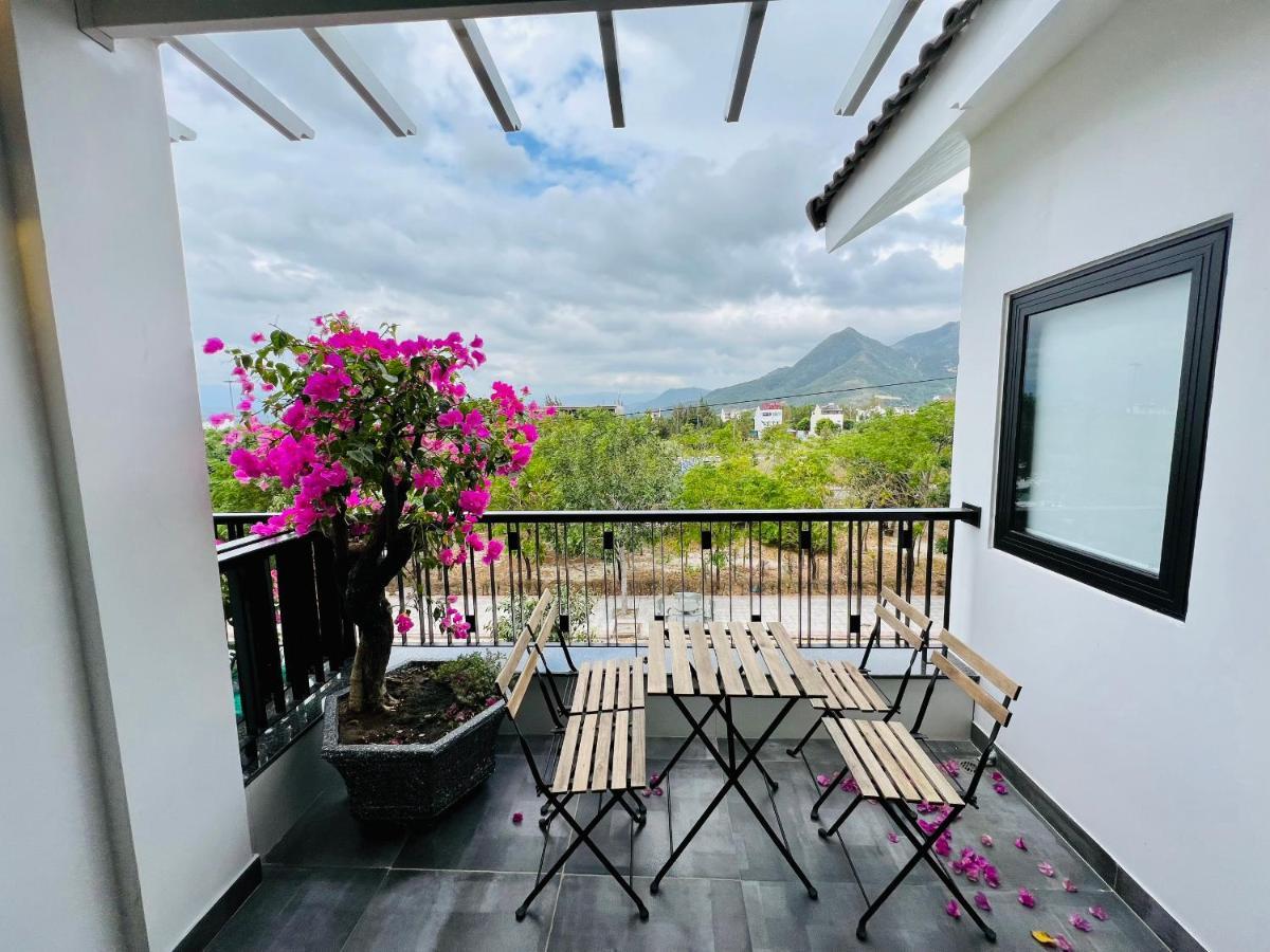 The Track Homestay - Near Bai Dai Beach Cam Lam Bagian luar foto