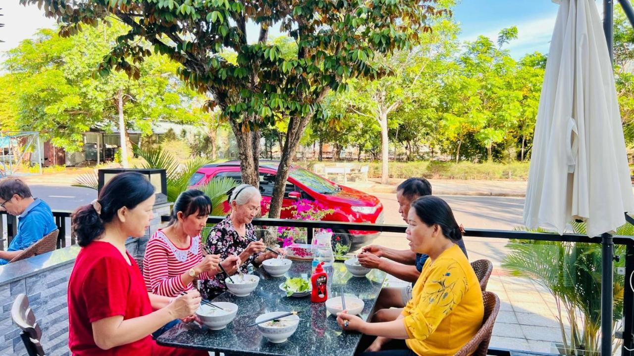The Track Homestay - Near Bai Dai Beach Cam Lam Bagian luar foto