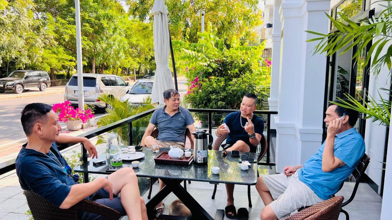 The Track Homestay - Near Bai Dai Beach Cam Lam Bagian luar foto