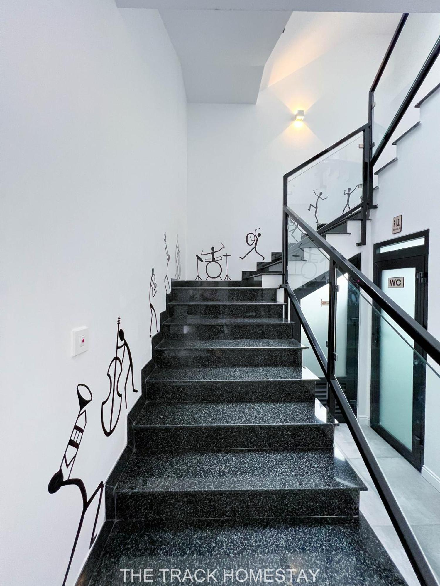 The Track Homestay - Near Bai Dai Beach Cam Lam Bagian luar foto