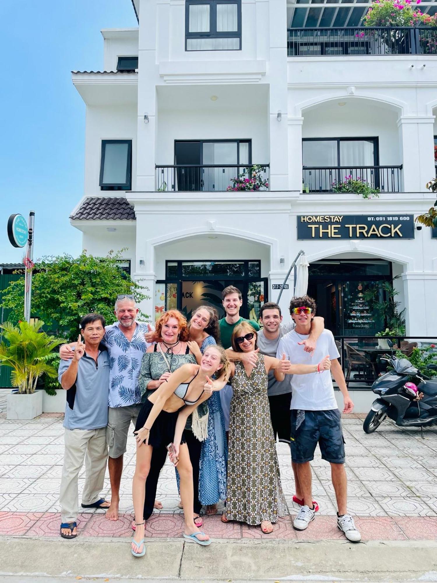 The Track Homestay - Near Bai Dai Beach Cam Lam Bagian luar foto